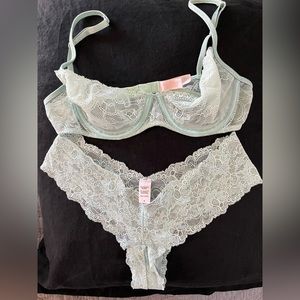 💗VICTORIA SECRET Sexy Lace bra and matching thong 🩵